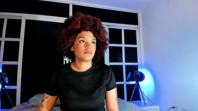 Snapshot of loladupont chatting on July 5, 2026, 3:02 am loladupont online show from July 5, 2026, 3:02 am