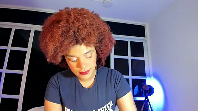 Snapshot of loladupont chatting on July 19, 2026, 3:10 am loladupont online show from July 19, 2026, 3:10 am