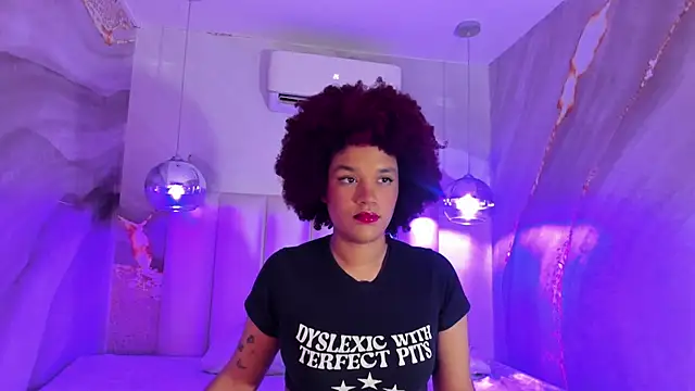 Snapshot of loladupont chatting on July 31, 2026, 3:06 am loladupont online show from July 31, 2026, 3:06 am