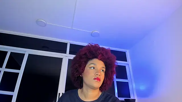 Snapshot of loladupont chatting on August 5, 2026, 1:52 am loladupont online show from August 5, 2026, 1:52 am