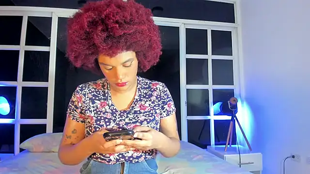Snapshot of loladupont chatting on August 9, 2026, 3:08 am loladupont online show from August 9, 2026, 3:08 am