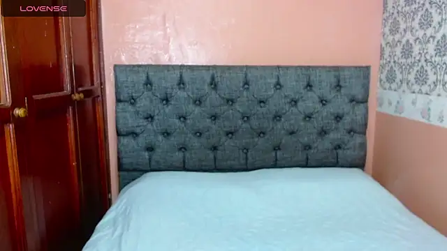Snapshot of Crystal_Walls chatting on March 21, 2025, 6:29 pm Crystal Walls online show from March 21, 2025, 6:29 pm