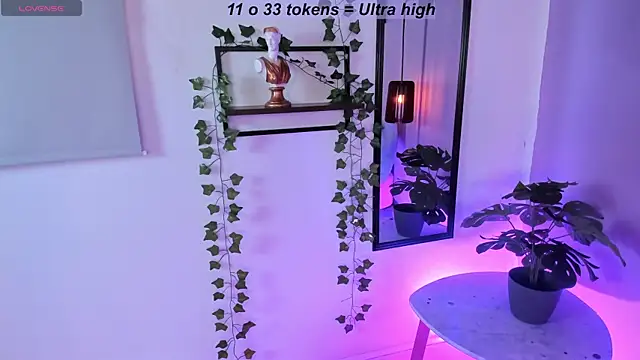 Little lili19 online show from April 30, 2026, 8:57 pm