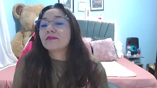 Snapshot of AngelRouss chatting on February 23, 2026, 9:06 am AngelRouss online show from February 23, 2026, 9:06 am