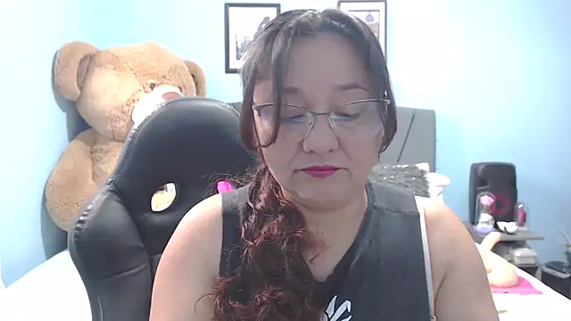 Snapshot of AngelRouss chatting on March 6, 2026, 2:46 pm AngelRouss online show from March 6, 2026, 2:46 pm