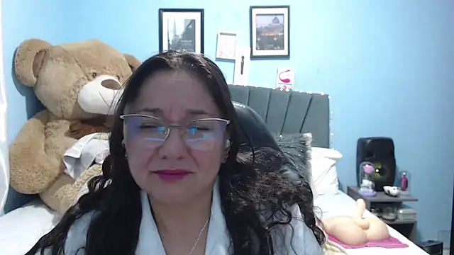 Snapshot of AngelRouss chatting on March 13, 2026, 12:17 am AngelRouss online show from March 13, 2026, 12:17 am