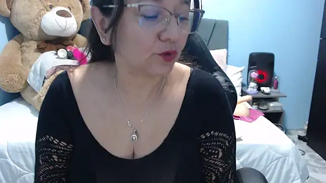 Snapshot of AngelRouss chatting on March 20, 2026, 9:36 am AngelRouss online show from March 20, 2026, 9:36 am