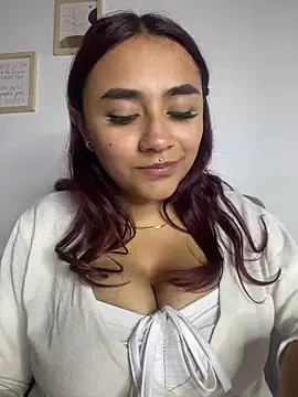 michell boobs  online show from December 23, 2024, 12:52 pm