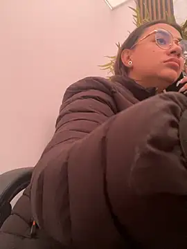 michell boobs  online show from November 19, 2025, 1:44 pm