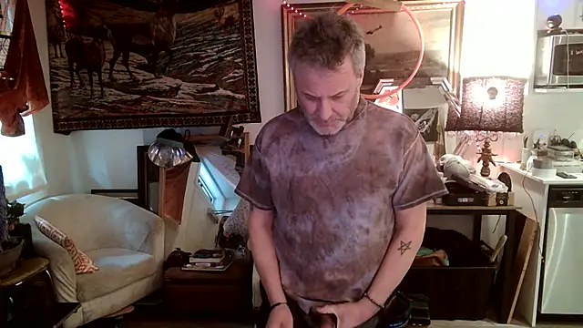 SilverandFox online show from February 14, 2025, 4:09 pm