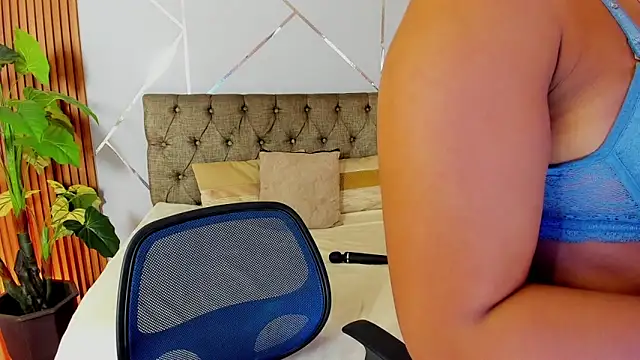 charlottee white online show from January 15, 2026, 9:18 pm