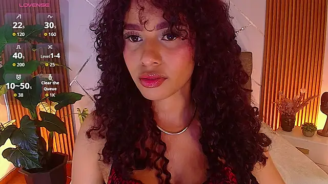 charlottee white online show from May 4, 2026, 10:28 pm