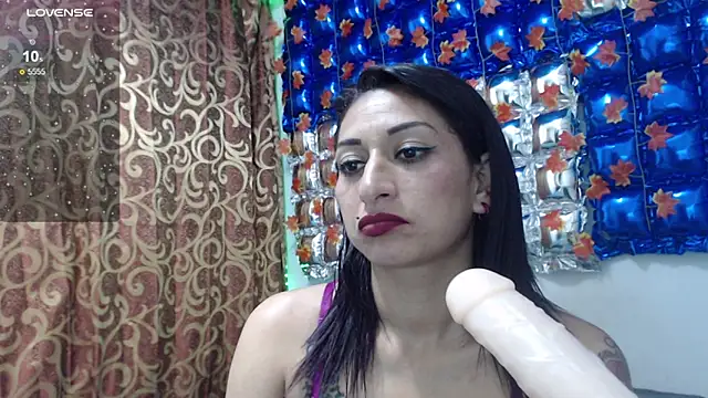 Snapshot of thaly_funn chatting on January 18, 2025, 2:25 am thaly funn online show from January 18, 2025, 2:25 am