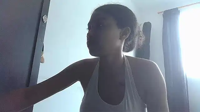 kattyandericc online show from April 21, 2026, 7:28 pm