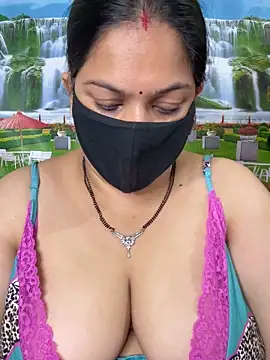 FlatVincy4 online show from September 19, 2025, 7:10 am