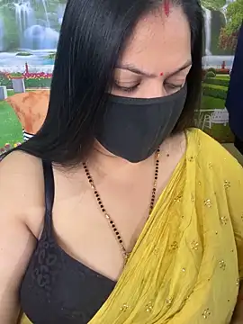 FlatVincy4 online show from November 4, 2025, 5:06 am