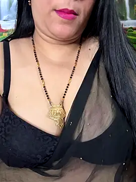 FlatVincy4 online show from November 12, 2025, 4:24 am