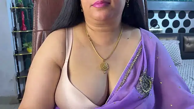 FlatVincy4 online show from June 8, 2026, 7:53 am