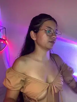 Snapshot of Rosita_forever_ chatting on January 28, 2025, 6:39 pm Rosita forever  online show from January 28, 2025, 6:39 pm