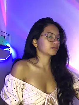 Snapshot of Rosita_forever_ chatting on February 4, 2025, 12:22 pm Rosita forever  online show from February 4, 2025, 12:22 pm