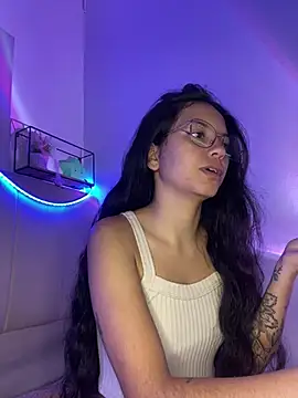 Snapshot of Rosita_forever_ chatting on February 6, 2025, 1:10 pm Rosita forever  online show from February 6, 2025, 1:10 pm