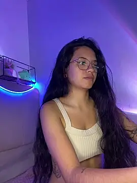 Snapshot of Rosita_forever_ chatting on February 6, 2025, 4:14 pm Rosita forever  online show from February 6, 2025, 4:14 pm