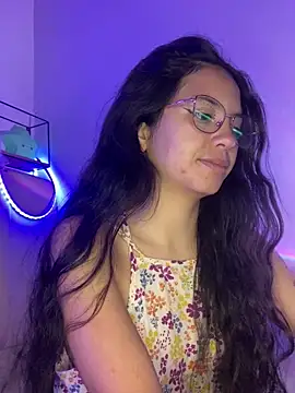 Snapshot of Rosita_forever_ chatting on February 8, 2025, 1:11 pm Rosita forever  online show from February 8, 2025, 1:11 pm