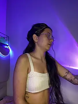 Snapshot of Rosita_forever_ chatting on February 11, 2025, 10:07 pm Rosita forever  online show from February 11, 2025, 10:07 pm