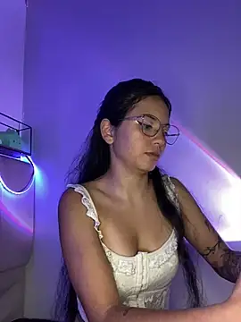 Snapshot of Rosita_forever_ chatting on February 15, 2025, 5:50 pm Rosita forever  online show from February 15, 2025, 5:50 pm