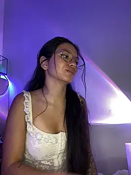 Snapshot of Rosita_forever_ chatting on February 15, 2025, 8:54 pm Rosita forever  online show from February 15, 2025, 8:54 pm
