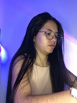 Snapshot of Rosita_forever_ chatting on February 18, 2025, 3:54 pm Rosita forever  online show from February 18, 2025, 3:54 pm
