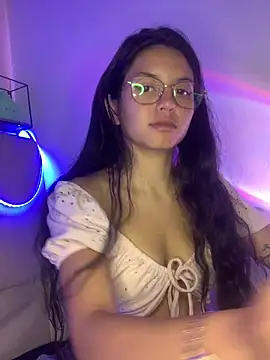 Snapshot of Rosita_forever_ chatting on February 22, 2025, 10:09 pm Rosita forever  online show from February 22, 2025, 10:09 pm