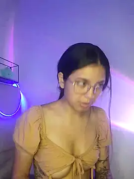 Snapshot of Rosita_forever_ chatting on March 1, 2025, 4:11 pm Rosita forever  online show from March 1, 2025, 4:11 pm