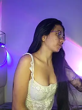 Snapshot of Rosita_forever_ chatting on March 4, 2025, 3:48 pm Rosita forever  online show from March 4, 2025, 3:48 pm