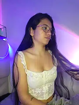 Snapshot of Rosita_forever_ chatting on March 4, 2025, 9:54 pm Rosita forever  online show from March 4, 2025, 9:54 pm