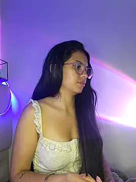 Snapshot of Rosita_forever_ chatting on March 5, 2025, 10:11 am Rosita forever  online show from March 5, 2025, 10:11 am