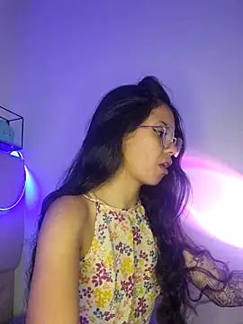 Snapshot of Rosita_forever_ chatting on March 6, 2025, 5:54 pm Rosita forever  online show from March 6, 2025, 5:54 pm