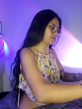 Snapshot of Rosita_forever_ chatting on March 7, 2025, 12:04 am Rosita forever  online show from March 7, 2025, 12:04 am
