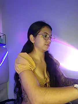 Snapshot of Rosita_forever_ chatting on March 8, 2025, 6:58 pm Rosita forever  online show from March 8, 2025, 6:58 pm