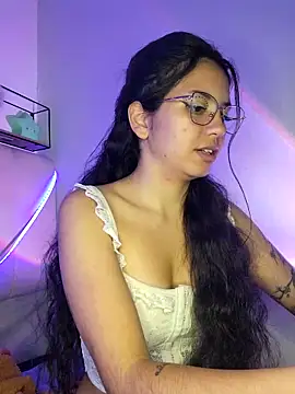 Snapshot of Rosita_forever_ chatting on March 20, 2025, 9:46 pm Rosita forever  online show from March 20, 2025, 9:46 pm