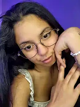 Snapshot of Rosita_forever_ chatting on March 21, 2025, 12:51 am Rosita forever  online show from March 21, 2025, 12:51 am