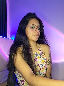 Snapshot of Rosita_forever_ chatting on March 22, 2025, 7:20 pm Rosita forever  online show from March 22, 2025, 7:20 pm
