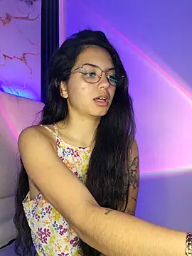 Snapshot of Rosita_forever_ chatting on March 22, 2025, 10:26 pm Rosita forever  online show from March 22, 2025, 10:26 pm