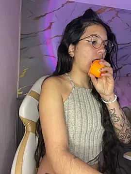 Snapshot of Rosita_forever_ chatting on September 16, 2025, 1:56 pm Rosita forever  online show from September 16, 2025, 1:56 pm
