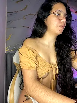 Snapshot of Rosita_forever_ chatting on September 18, 2025, 1:35 pm Rosita forever  online show from September 18, 2025, 1:35 pm