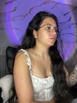 Snapshot of Rosita_forever_ chatting on October 5, 2025, 12:09 am Rosita forever  online show from October 5, 2025, 12:09 am