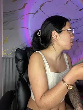 Snapshot of Rosita_forever_ chatting on October 8, 2025, 2:53 am Rosita forever  online show from October 8, 2025, 2:53 am