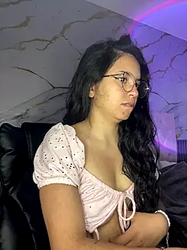 Snapshot of Rosita_forever_ chatting on October 14, 2025, 2:40 pm Rosita forever  online show from October 14, 2025, 2:40 pm