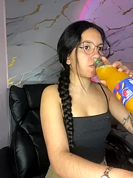 Snapshot of Rosita_forever_ chatting on October 16, 2025, 2:07 pm Rosita forever  online show from October 16, 2025, 2:07 pm