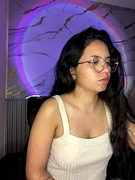 Snapshot of Rosita_forever_ chatting on October 18, 2025, 8:26 am Rosita forever  online show from October 18, 2025, 8:26 am